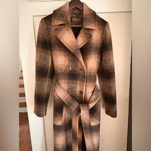 Great condition 2021 Pendleton women's trench size small!